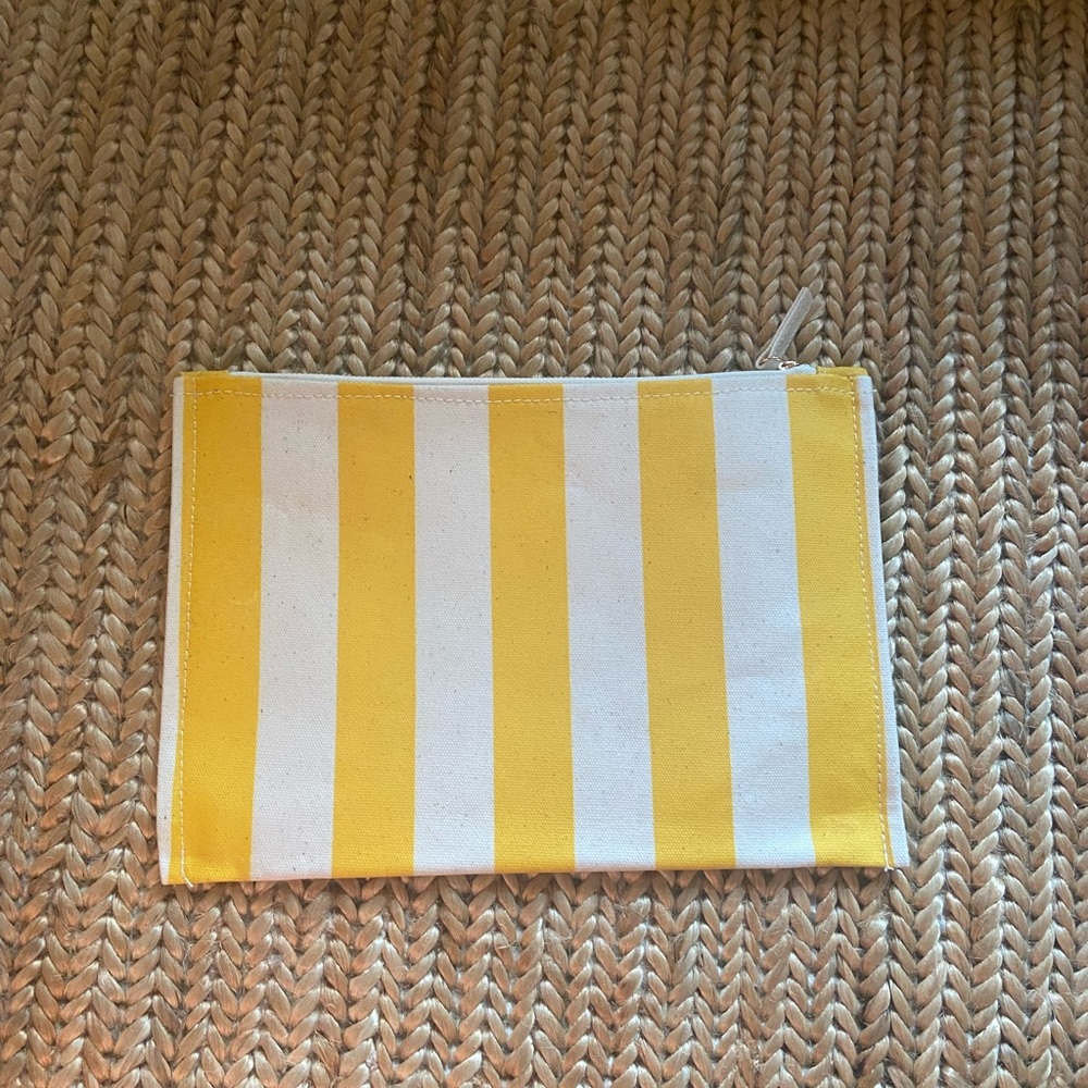 NWOT Sezane Pouch - Picture 3 of 4